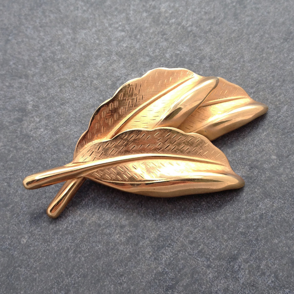 Vintage 60's Leaf Brooch by Lisner